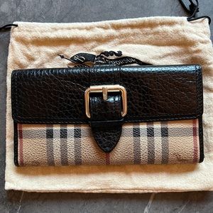 Burberry wallet with dust bag